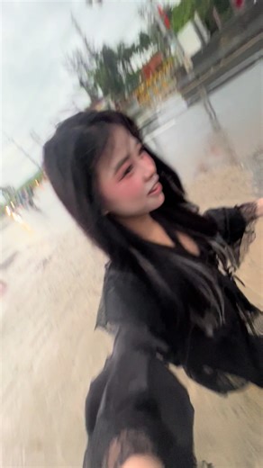 Dầm Mưa Một Mình: Trải Nghiệm Đầy Ý Nghĩa