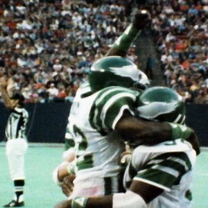 41K views · 1.4K reactions | This catch by Mike Quick > #TBT | #FlyEaglesFly For more highlights, visit PhiladelphiaEagles.com | Philadelphia Eagles | Facebook