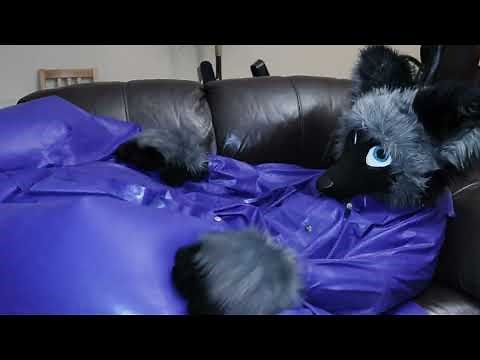 Blueberry Xandiel Rolls Off His Couch!