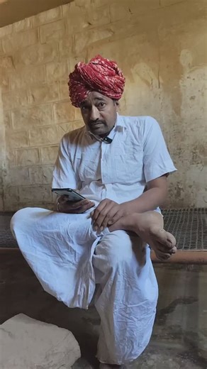 Farsu Rajashthani | होली रि ड्रेस दोस्त दिनाते लोगों😁😁😁#viralreels #rajasthaniculture #viralvideos #funnyvideos #trandingreels | Instagram