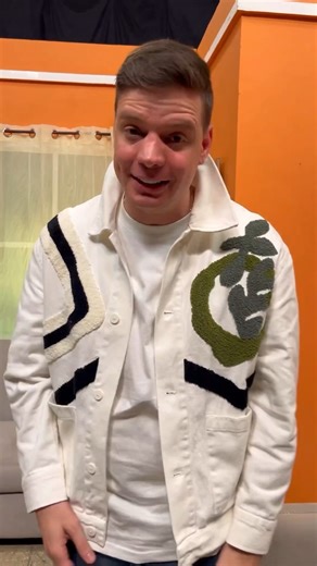 15K views · 571 reactions | Marko, @marko el famoso actor venezolano, nos visitó hoy en nuestra casa #ColorVisión para grabar una comedia muy divertida junto a los reyes del humor @miguelyraymond • No dejes de verlo este domingo a las 8:00 PM por Color Visión, Siempre Lo Mejor.  | Color Vision Canal 9 | Facebook