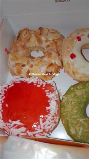 Tara guys meryenda tayo #jco #donuts #hopia #bukojuice #meryenda #letseat #masarap ##yummy#delicious