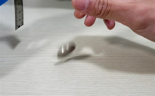 全英文科学课八drop a coin to land on its side硬币坠落游戏