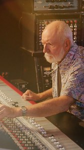 21K views · 322 reactions | Can you mix without compression? Andy Wallace shares his thoughts on dynamic range compression, highlighting how it can alter the sound of an instrument when used in certain situations. | Mix with the Masters | Facebook