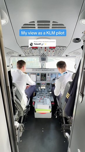 Replying to @Fleur de Kloet What else would you like to see from a flight deck point of view? A sunrise, landing or maybe the galaxy? 🤔🛫#KLM #timelapse #flightdeck #pilot #takeoff