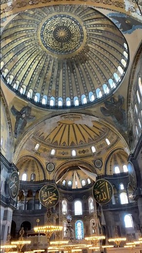 Inside the majestic Hagia Sophia. 1500 years of history
