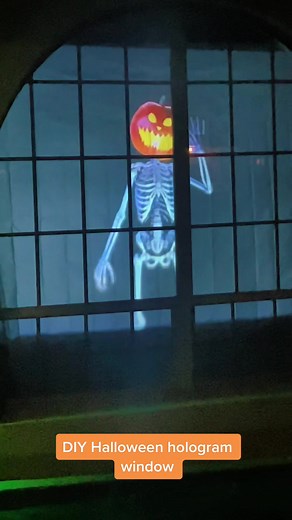 DIY halloween hologram !! A must for your hallowen decor #halloween#halloweendecor#halloweendecorations#spooky#skeleton#windowhologram#halloweenwindow#halloweenprops#halloweenproject#diy#halloweenprojector#halloweenlights#easy#easydiy#cheapdecor#ion#pumpkin#havefun#havefunwithit#windowprojector