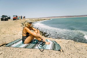 How to Choose the Best Beach Towel: Types & Considerations
