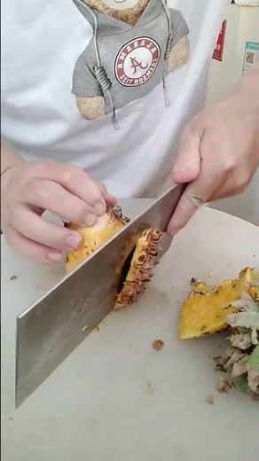 How to Cut a Pineapple with Amazing Knife Skills and Technique
