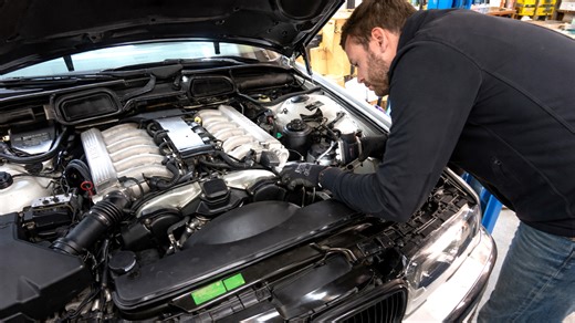 Bringing a flagship BMW E38 back to life