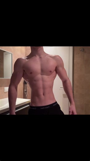 #aesthetics #posing #muscular #longtorso #fyp | long torso