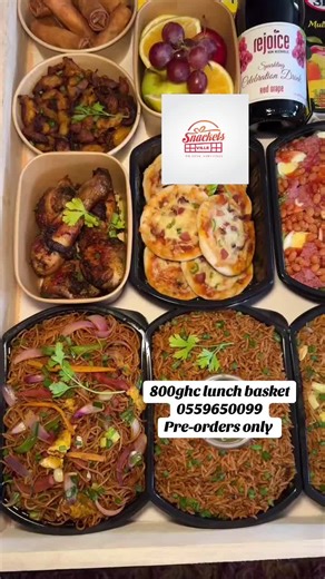 Let’s help you celebrate your loved ones with this package.😍 We deliver 💕 📩WhatsApp us via 0559650099 for prompt responses. ❗️Pre-orders only. • • • #snacketsville #whereghanaeats #foodbasketsinaccra #foodbasketsforbirthdays #fyppppppppppppppppppppppp