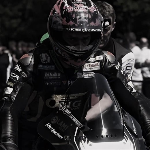 “I only got eyes for you” || Isle of Man TT🇮🇲 Clip creds: @Isle of Man TT Races @Sam Turner @Summit Moto #isleofman #tt #aura #streetrace #fyp