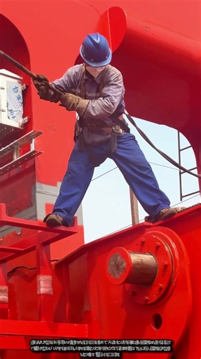 高所で振り下ろす魂の一撃！大型構造物のヒンジピン打撃組み立て現場 #worker #process #steelwork #rigging #construction