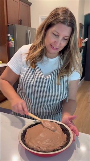 Smoothing the pie like a smooth criminal… #pies #foodielife