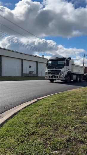 Tri Commercial Rolling Out #ultimateplanttrailers #idtowthat #customtrailers #trailers #steel #custom | UPT - Ultimate Plant Trailers