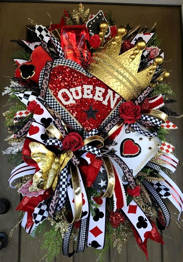 Queen of Hearts Wreath, Crown Decor, Queen Decor, Valentines Wreath - Etsy