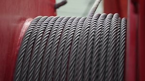 Câble métallique recouvrant le vent métallique : vidéo de stock (100 % libre de droit) 1082668408 | Shutterstock