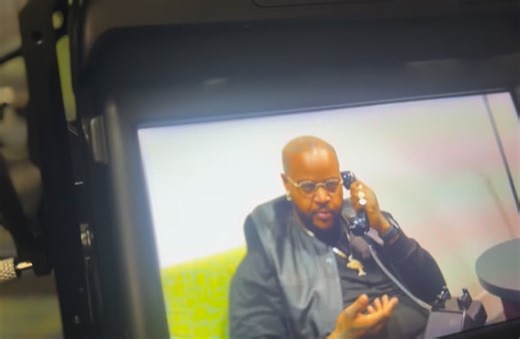 eldrin_bruce on Instagram: "Talking bout some paper"