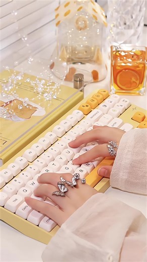 KBDiy Honey Milk 138 Keycaps Set Review