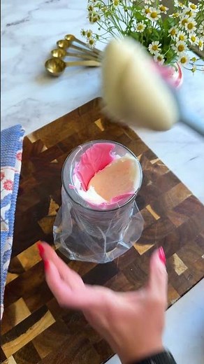 Easy Cupcake Decorating technique! 🧁 #cupcake #baking #cake