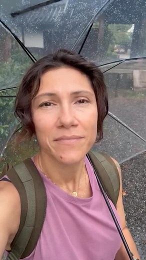 Questo è un messaggio per supportare la missione umanitaria , civile, pacifica di Global Sumud Flotilla, che cercherà di entrare a Gaza via mare con tante imbarcazioni che vengono da più di 80 paesi del mondo. Dobbiamo supportarli, dobbiamo cercare di dar loro attenzione mediatica e non abbandonarli: è molto importante per proteggere le loro vite che l’attenzione mediatica rimanga alta su questa missione. Stanno cercando di arrivare là dove i governi stanno fallendo, stanno cercando di ridare di