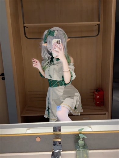 纳西妲角色扮演：从原神中走出的美丽