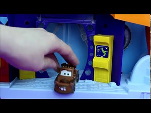 Lightning McQueen & Mater go Pizza Planet Woody & Buzz Lightyear