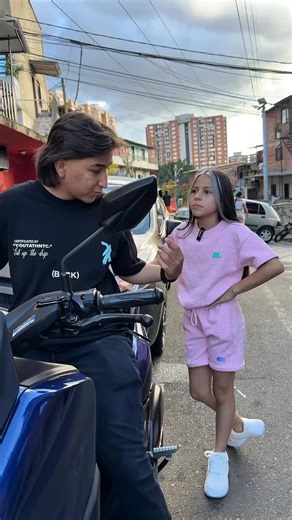 Yei Cortez on Instagram: "Niñ4s,apenas estudiando y ya quieren tener novio"