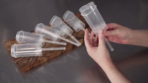 Restaurantware-4.2 Ounce Push Up Pops, 100 Heart Cake Push Pop Containers - Up Design, With Lids And Sticks, Clear Plastic Up Cake Pop Containers, For Cakes, Ice Cream, And Jelly,