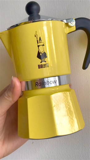 2.7K views | ⭐️A Bialetti MokaPot Stovetop Percolator for Espresso-like Coffee is super simple to use and brews a fantastic cup for one, two or more! Shop Bialetti https://alternativebrewing.com.au/collections/moka-pot-coffee  By @lmsthompson | Alternative Brewing | Facebook