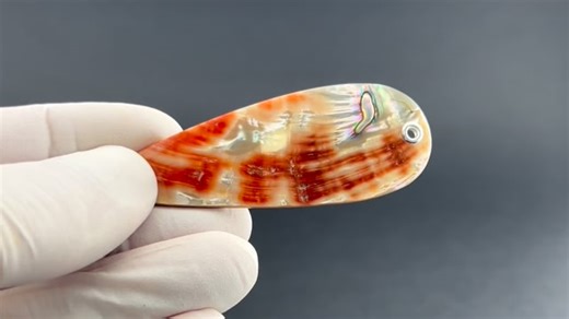 Neuer Blog online! Bilde dich weiter und lerne mehr über das faszinierende Lieblingsmaterial Perlmutt. https://www.pearllure.ch/post/mater-perlarum-teil-2-rubin #pearllure #superpolish #seeforelle #madeinswitzerland #motherofpearl #perlmutt #education | Pearllure