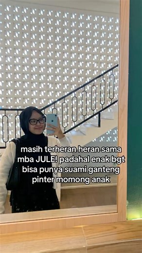 Sinta on Instagram: "lu nyari modelan gmn si jule😭 #amora #jodoh #zodiac #energy"