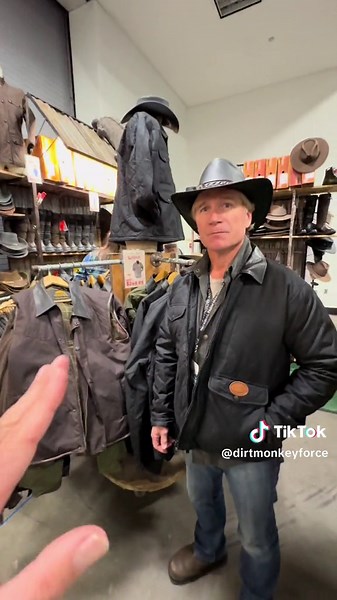 This Coat has a secret. #coat #jacket #holster #gun
