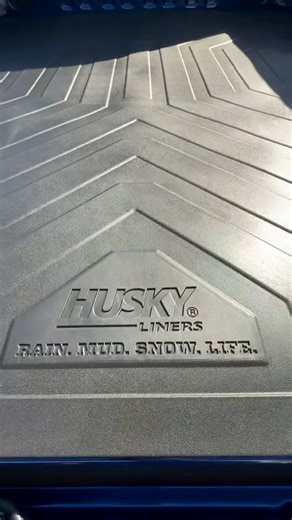 Our Heavy Duty Bed Mat delivers two-way protection: DuraGrip™ up top, AirDry Nibs underneath. No nonsense, just real durability. 🇺🇸 #HuskyLiners, proudly assembled in the USA. 📸: IG/@yardpirate | Husky Liners
