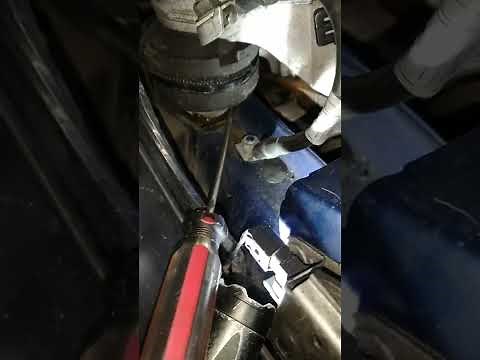 2004 Mini Cooper S turbo, serpentine/drive belt removal/replacement with a pry bar, no special tool!