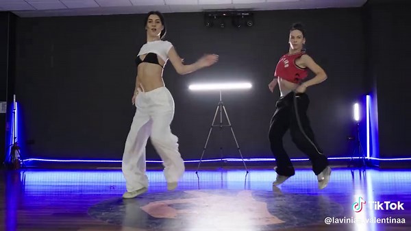 take it slow😮‍💨 neeew choreo @Revolution Dance Studio ✨ hope u like it🫶🏽 💃🏻 @andreea_now