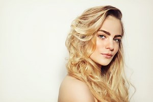 How to Blend Dark Roots After Highlights