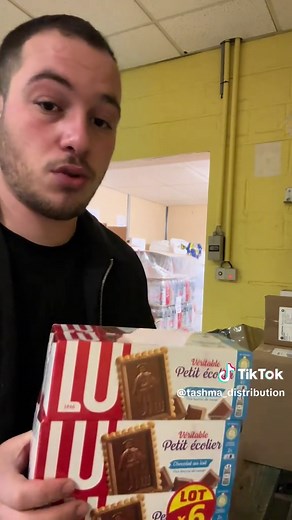 POV : tu retrouves le goûter de ton enfance et tu commandes direct 😍🍫 Le Petit Écolier LU Chocolat au Lait — lot de 6 boîtes de 150g à seulement 9,99€ ! Livraison gratuite et retours gratuits 🔥 Un classique indémodable pour régaler toute la famille au goûter ☕🖤 Fonce avant la rupture de stock 👇 #PetitEcolier #BiscuitLU #TikTokShopFrance #GoûterDeCharme #BonPlan​​​​​​​​​​​​​​​​