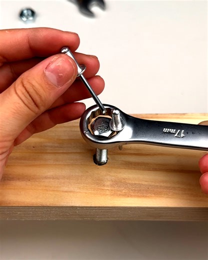 179K views · 574 reactions | How to tighten any bolt with one tool | Trendy Magazine | Facebook