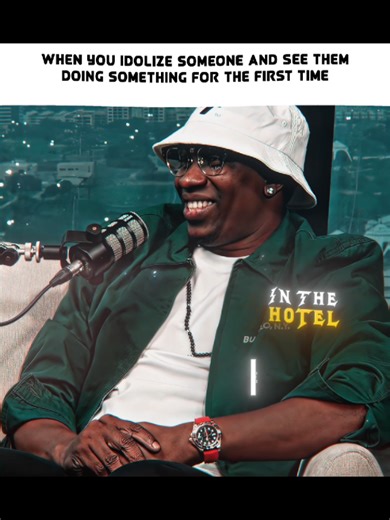 Sachin Tendulkar Tries a Regular Apple