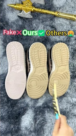 #sneakers #shoes #nikeaj1 #air #sneakerhead #tonysneakers #kick #unboxing #nike #dunk #automobile