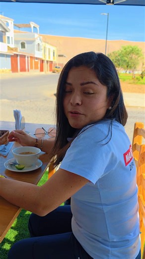 🇵🇪 ¡Feliz Día de la Canción Criolla! 🎶 Hoy celebramos con orgullo el alma musical del Perú, esa que vibra en cada vals, marinera, polka y festejo. Rendimos homenaje a los grandes compositores, intérpretes y a todo aquel que mantiene viva nuestra tradición criolla. Que suenen las guitarras, el cajón y las voces que nos recuerdan quiénes somos: un país de ritmo, sentimiento y corazón. ¡Que viva la música criolla y que viva el Perú! 🇵🇪🎸💃 #canciones #Criolla #musica #peru | Marcela Urteaga