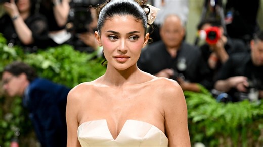 Kylie Jenner's Dating History: A Deep Dive into Her Love Life