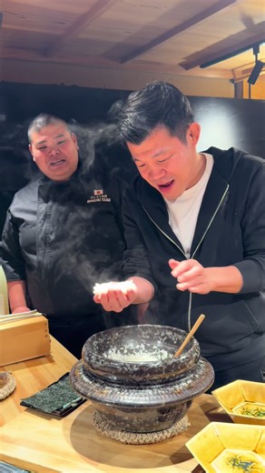 亀田興毅 x おにぎり太郎 奇跡のコラボ 🍙 Onigiri Taro’s New Restaurant 🏠 膳 八女や 🚉 羽犬塚駅 💵 おまかせコース：約12,000円（税込）※完全予約制 📍 〒834-0031 福岡県八女市本町42-1 🍙 おにぎり太郎 🍙 亀田興毅 🏠 Zen Yameya 🚉 Access via Hainezūka Station 💵 Omakase Course: Approx. ¥12,000 (JPY, tax included) *Reservation only 📍 42-1 Motomachi, Yame, Fukuoka 834-0031, Japan 🍙 Onigiri Taro 🍙 kameda koki: Former World Champion Boxer #おにぎり #おにぎり太郎 #亀田興毅