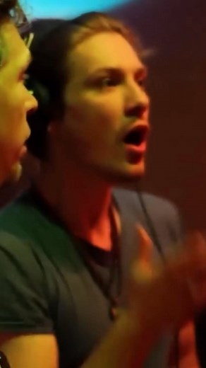 Sorry, who’s on first? #HANSON #JohnnieTaylor | Hanson