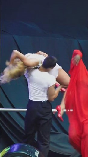 Addison Rae Aquamarine dance break live at Wembley Stadium, London 😍