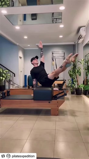 Strength and extension Follow @PilatesEmpowerment for more! Credit: pilatesxpedition #mendopilates #realmendopilates #pilates #pilatesteaser #teasertuesday #teaserpilates #pilatescore #pilatesclassico #pilatesreformer #reformerpilates #pilatesclass #pilatesflow #pilatesonline #contrology #pilatestododia #pilatescomamor #pilatesbody #mindbodyconnection #pilatesinspiration #pilatesinspo #pilatesinspodaily