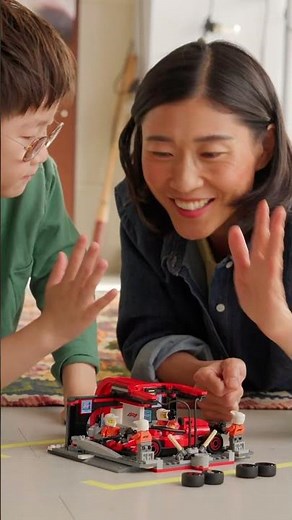 LEGO City F1® Pit Stop & Pit Crew