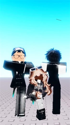 Bailando con @IsaRoblox_123 mi niña ❤️ (quien sera la otra persona ?!) #roblox #amigues #amor